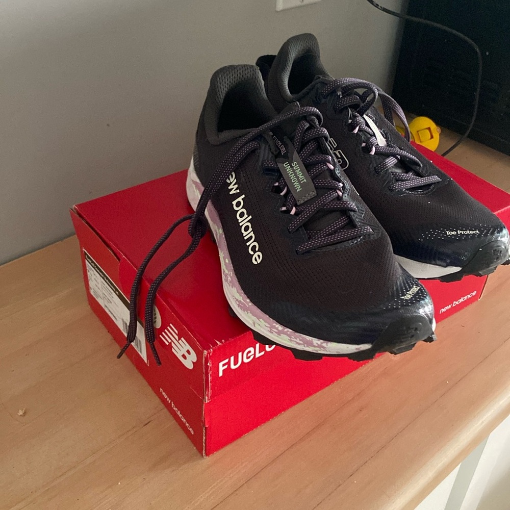 New Balance FuelCell Summit Unknown women’s 9.5